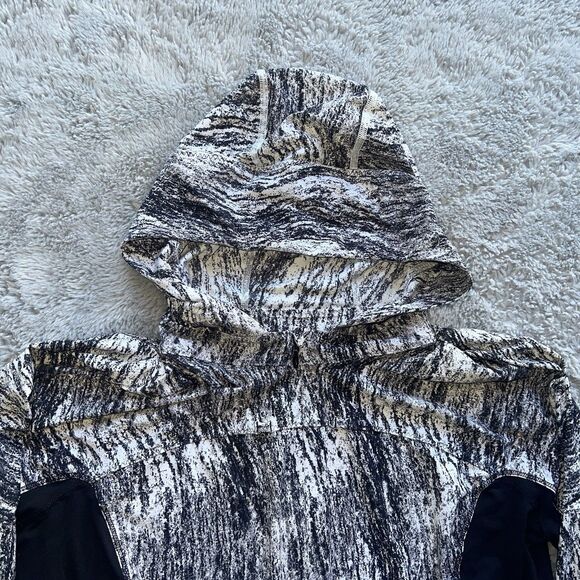 Lululemon Runbeam Hoodie Texture Twist White Black W3A86S Ponytail Hole Size 12 - Picture 4 of 10